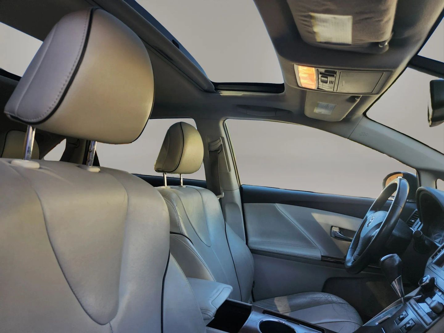 Photo 15 of this Toyota Venza