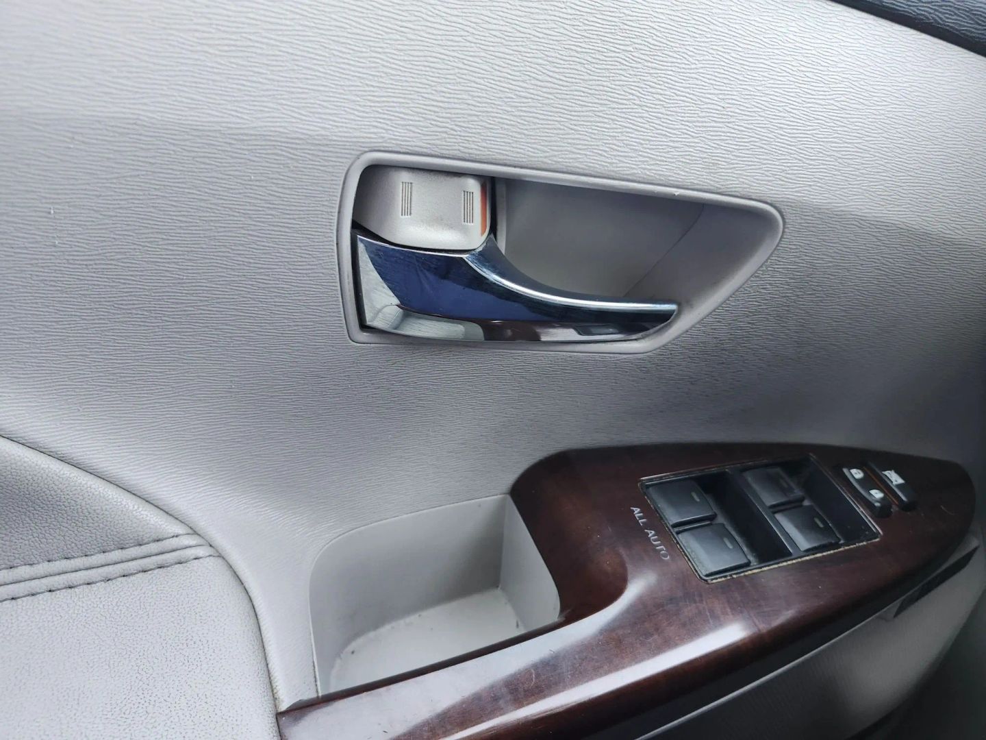 Photo 24 of this Toyota Venza