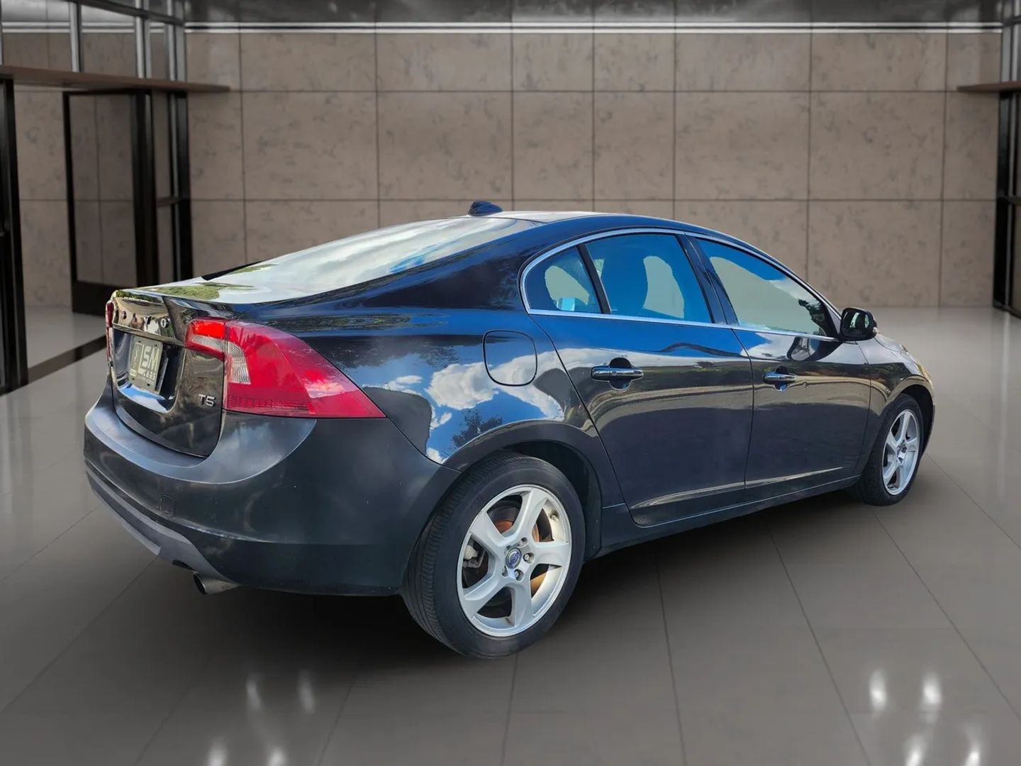 Photo 8 of this Volvo S60