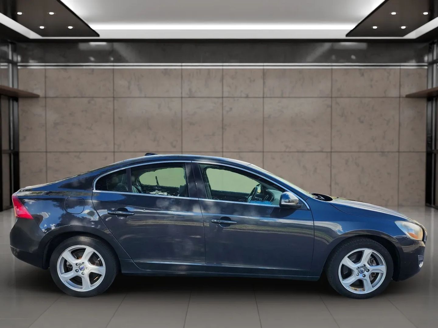 Photo 4 of this Volvo S60