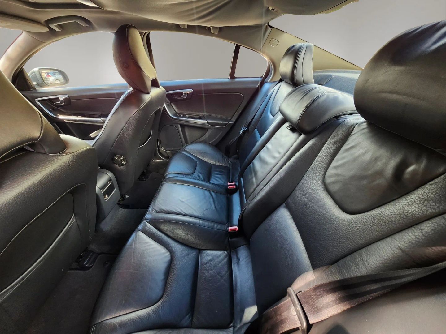 Photo 14 of this Volvo S60
