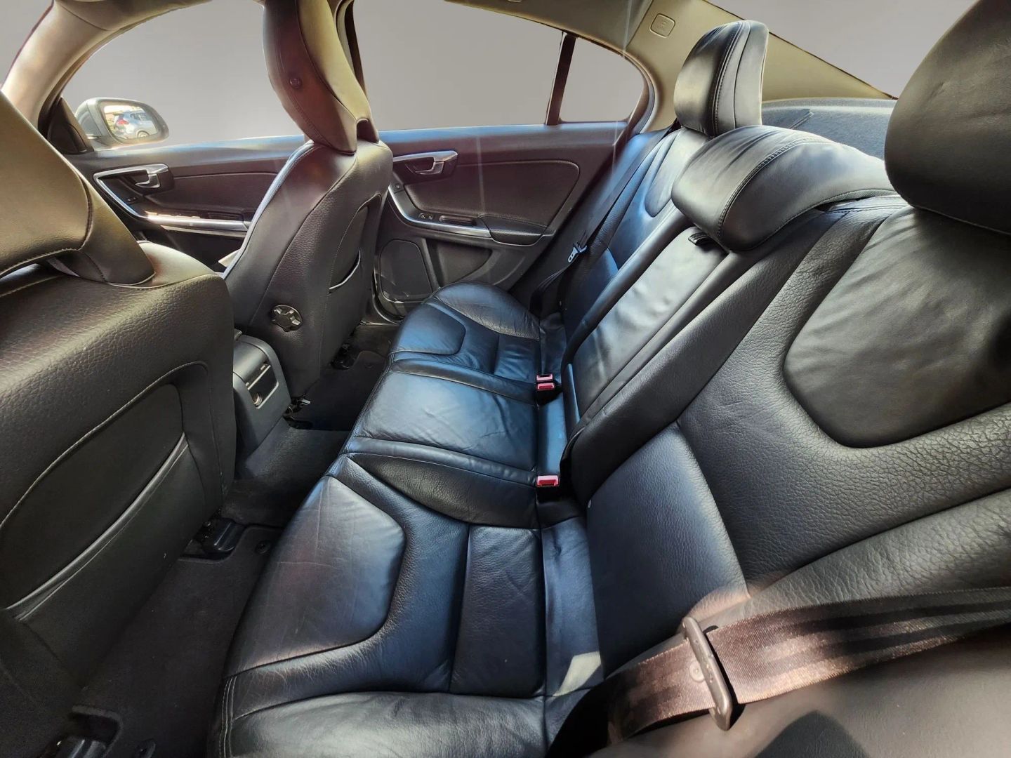 Photo 26 of this Volvo S60