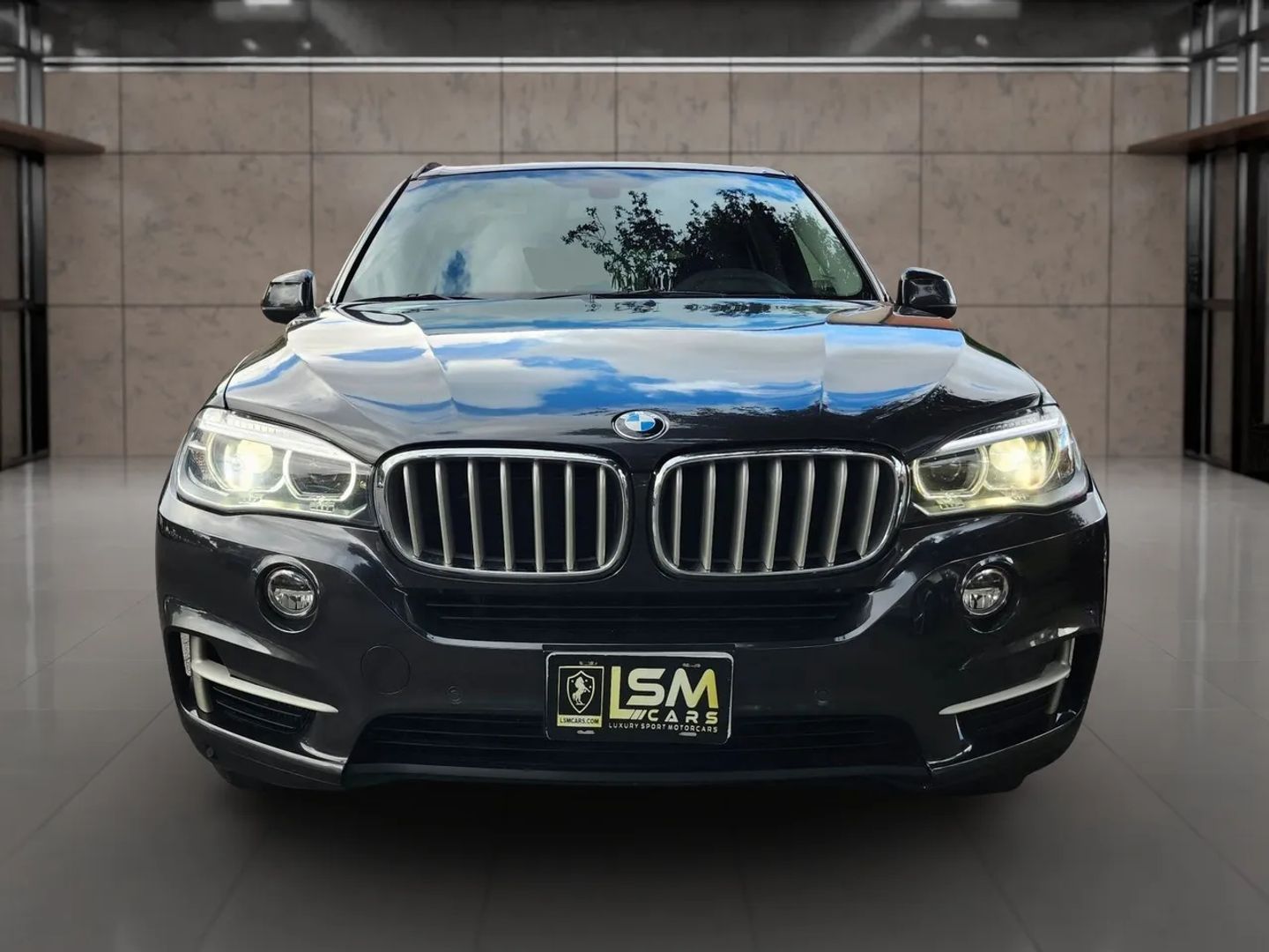 Photo 2 of this BMW X5