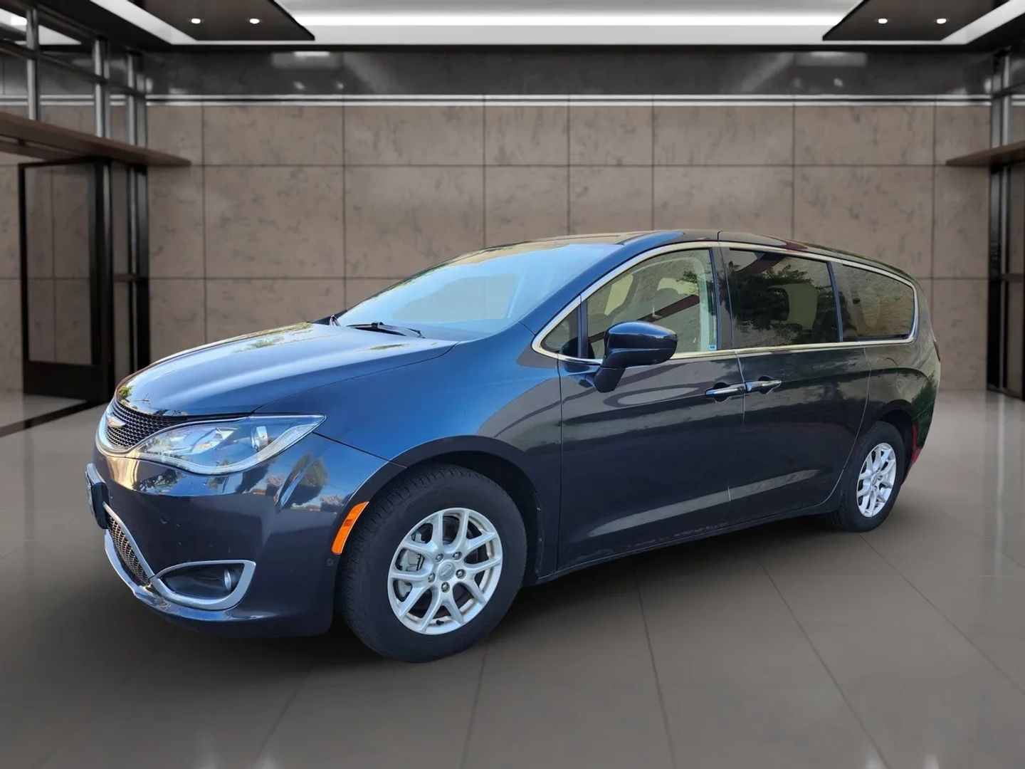 Photo 4 of this Chrysler Pacifica