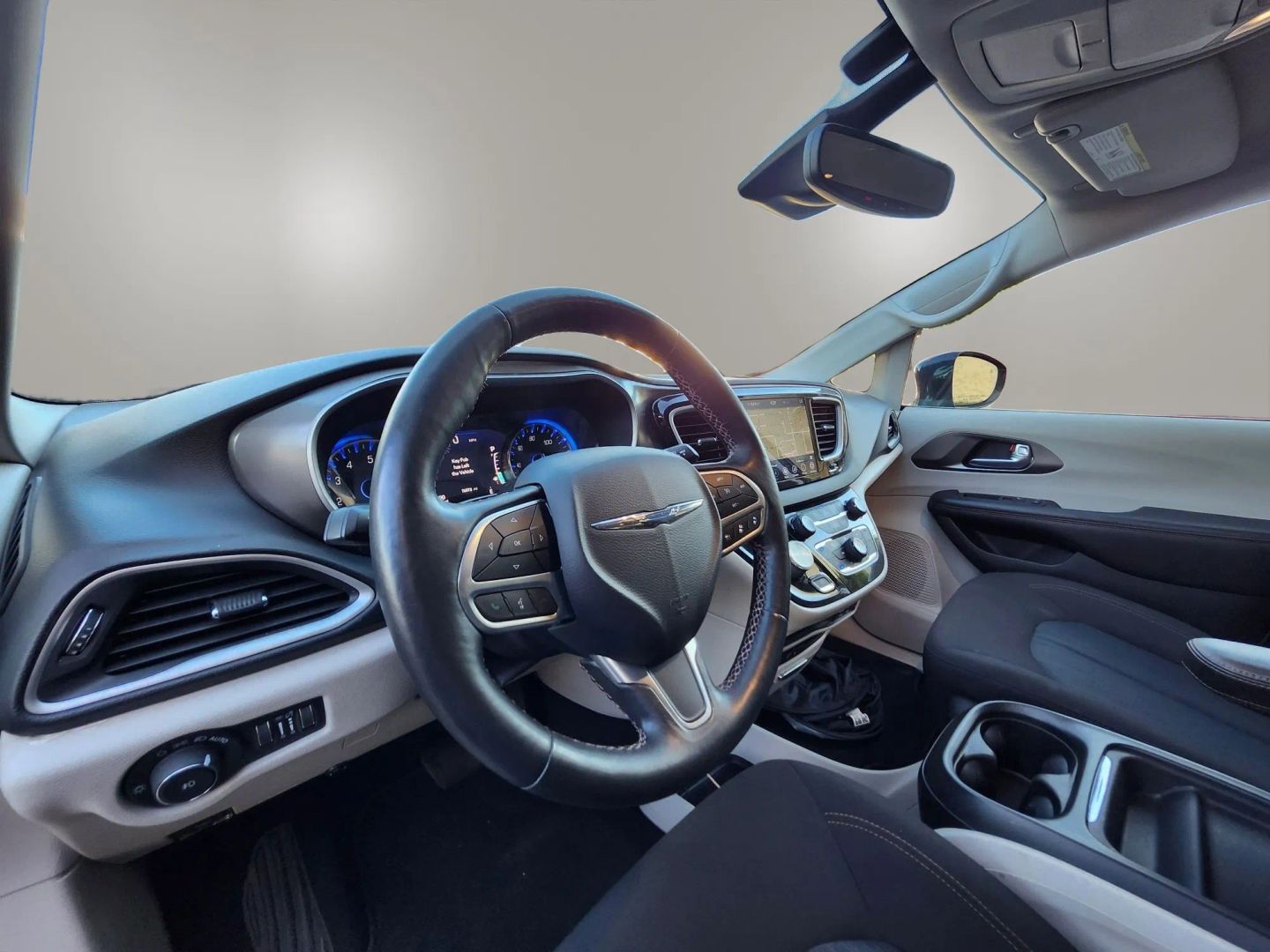 Photo 12 of this Chrysler Pacifica