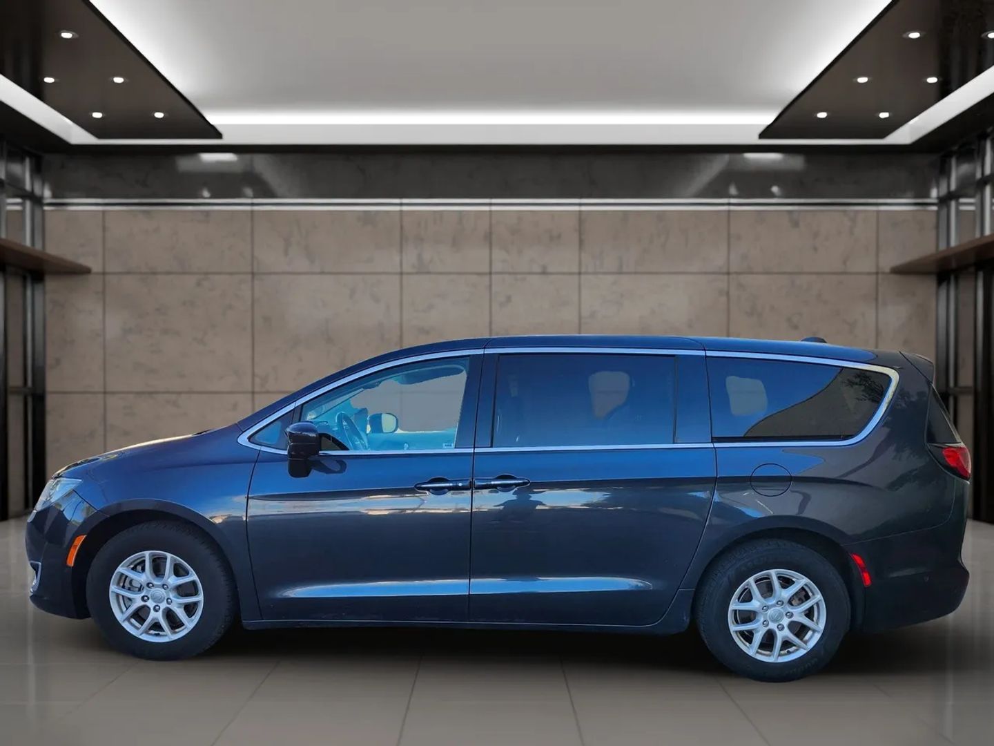 Photo 5 of this Chrysler Pacifica