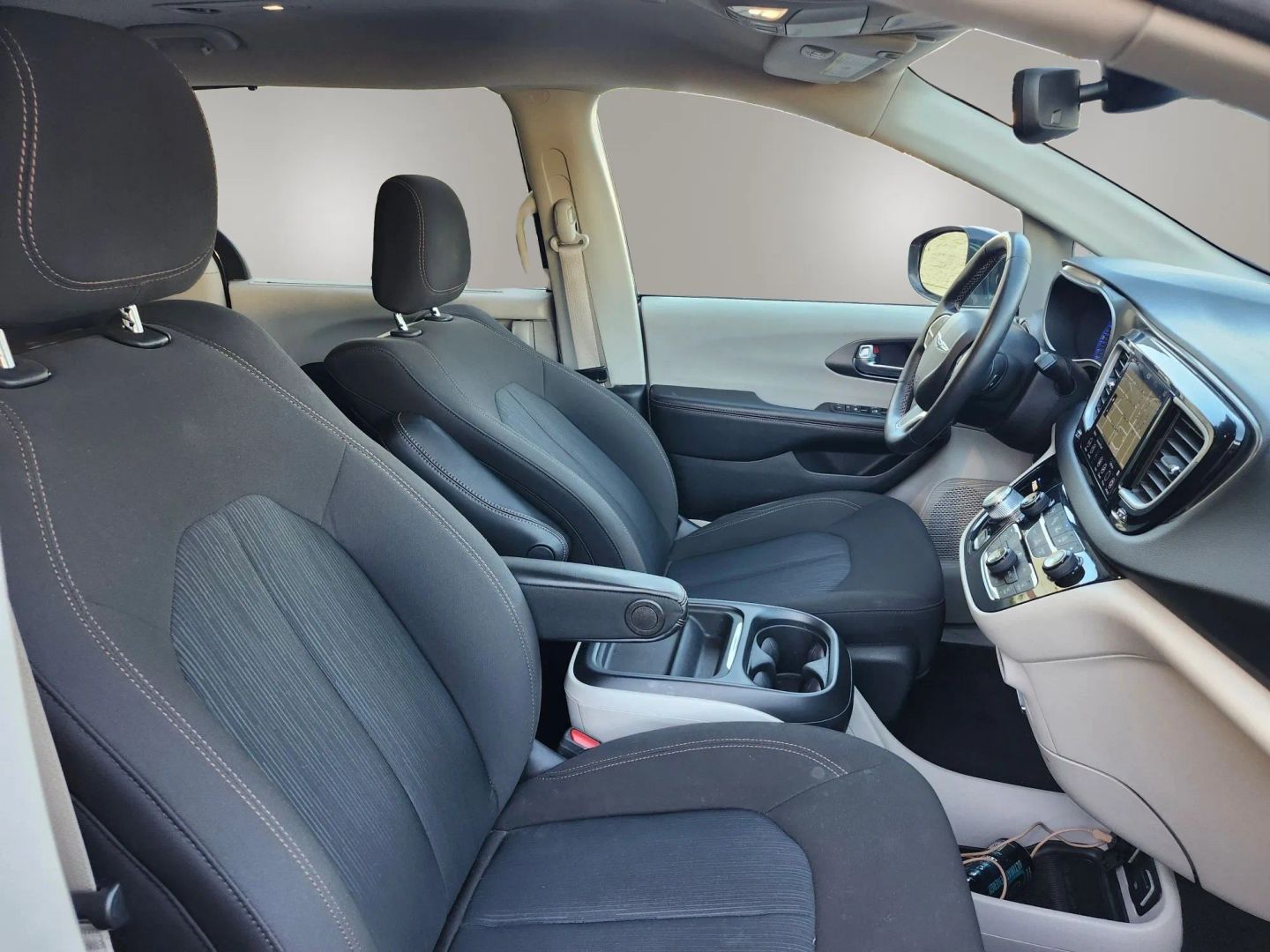 Photo 15 of this Chrysler Pacifica