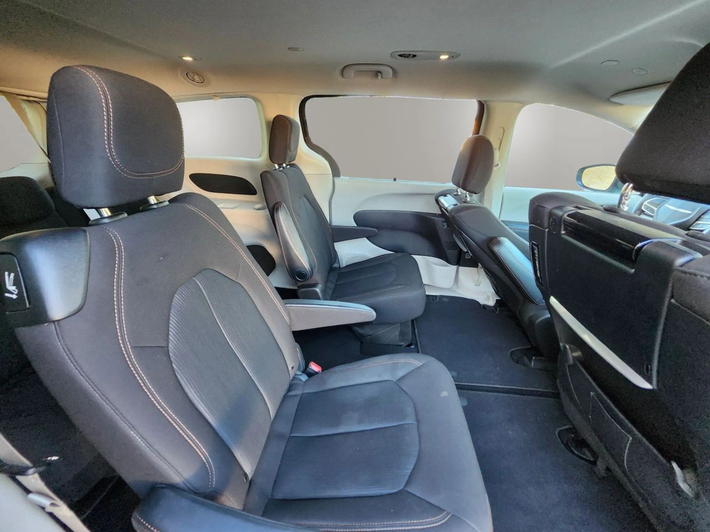 Photo 17 of this Chrysler Pacifica