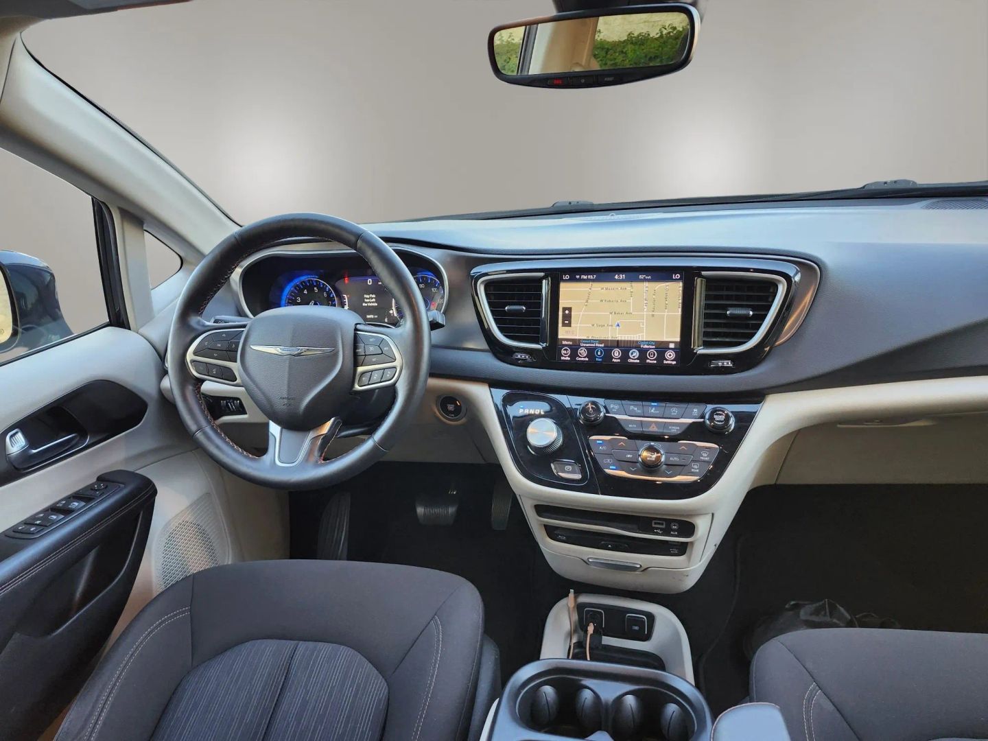 Photo 18 of this Chrysler Pacifica