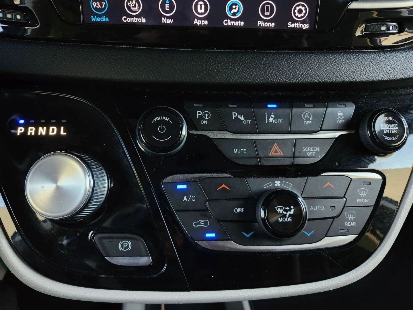 Photo 27 of this Chrysler Pacifica