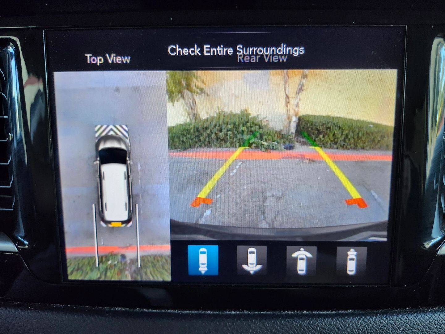Photo 30 of this Chrysler Pacifica