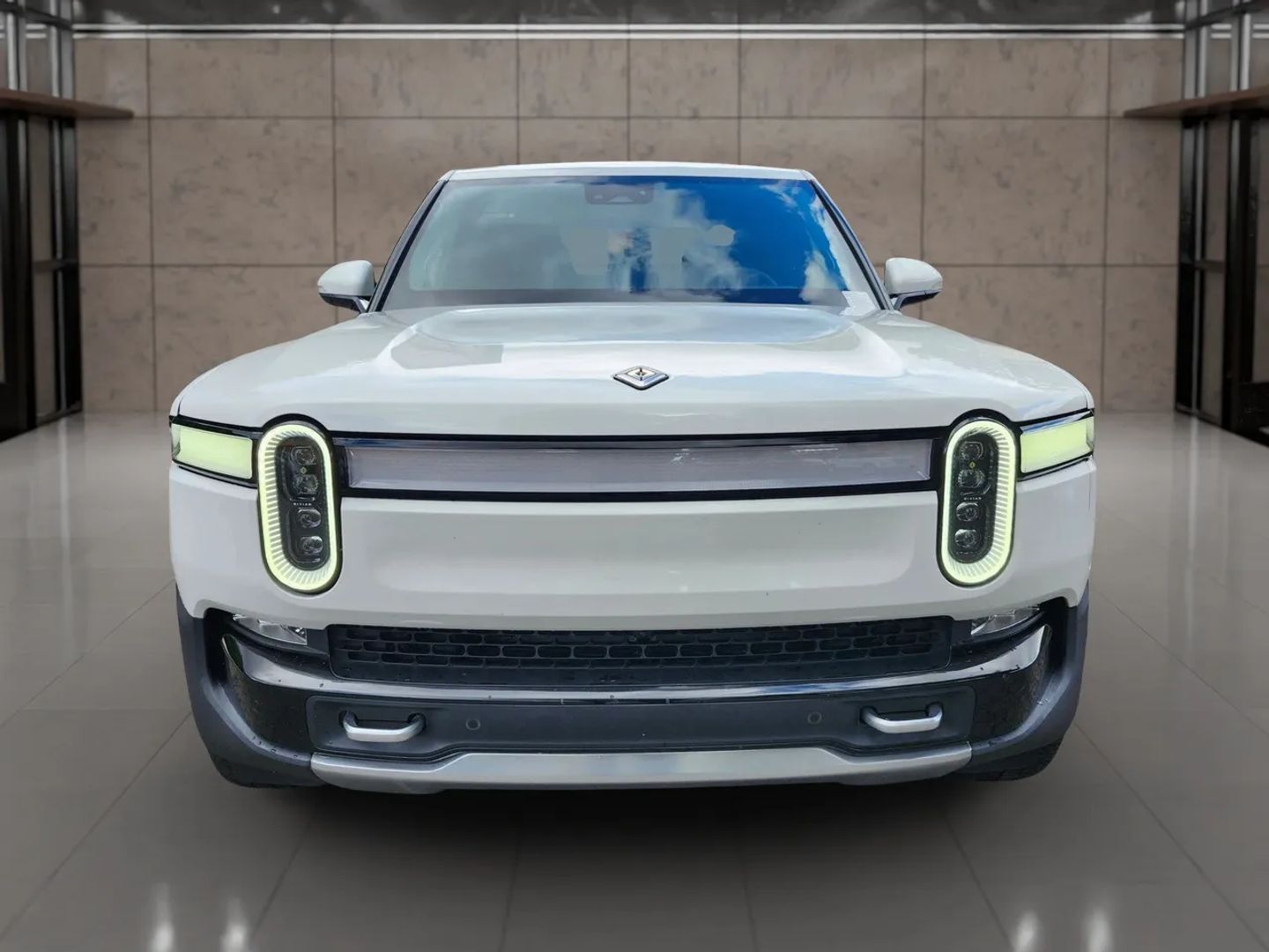 Photo 2 of this Rivian R1T