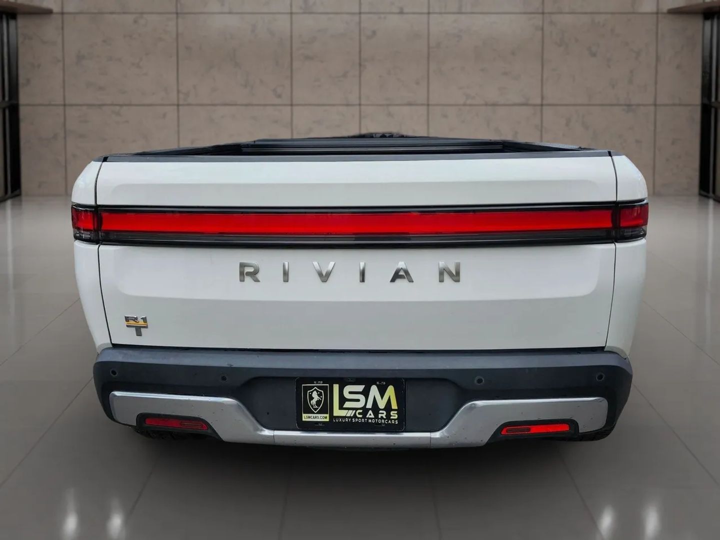 Photo 8 of this Rivian R1T