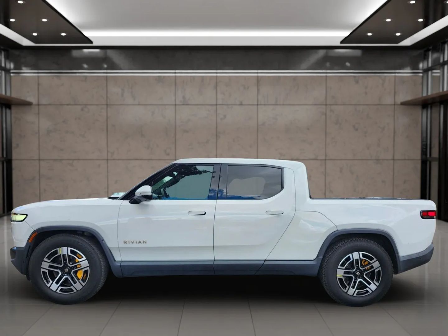 Photo 4 of this Rivian R1T