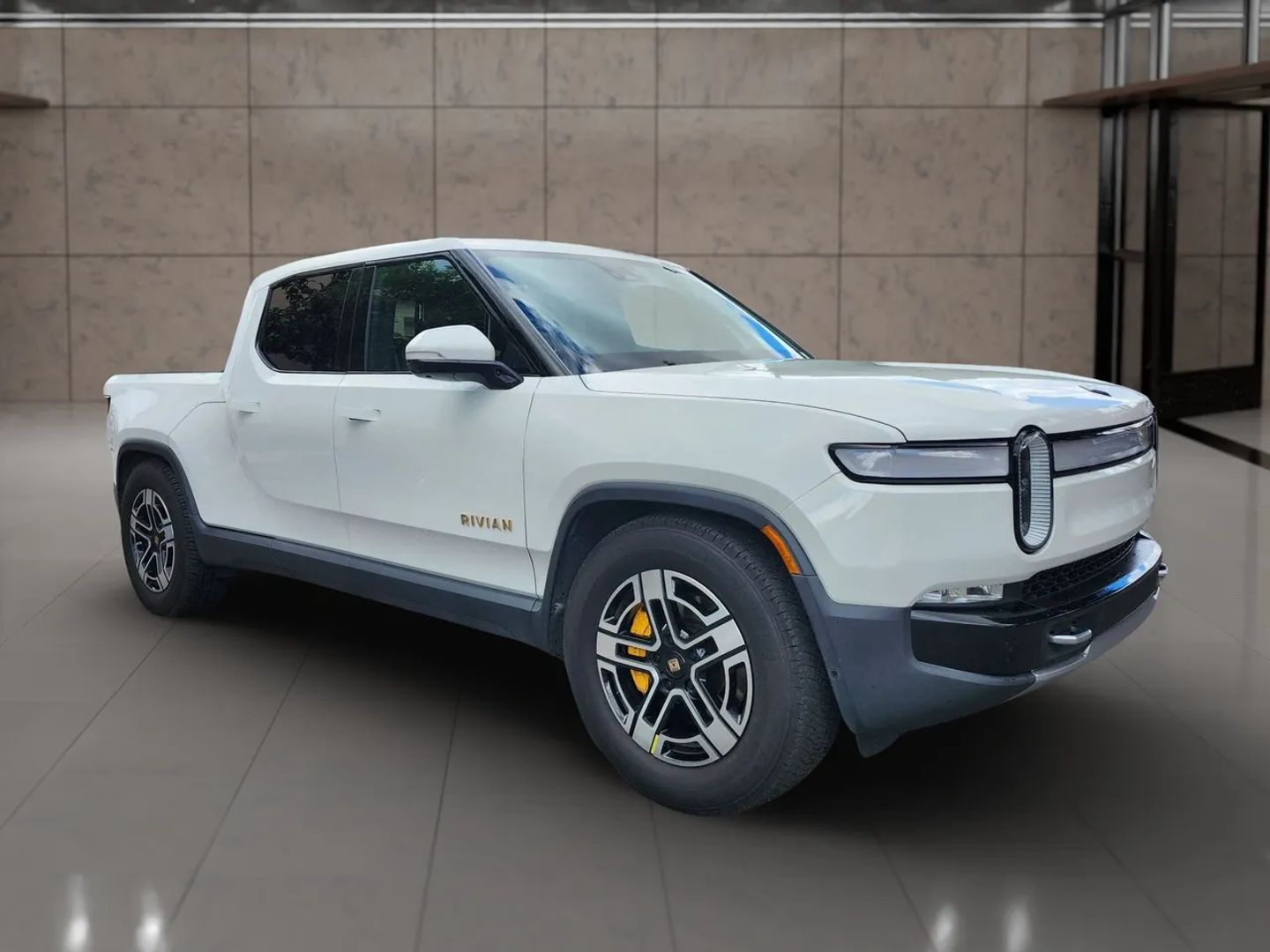 Photo 3 of this Rivian R1T