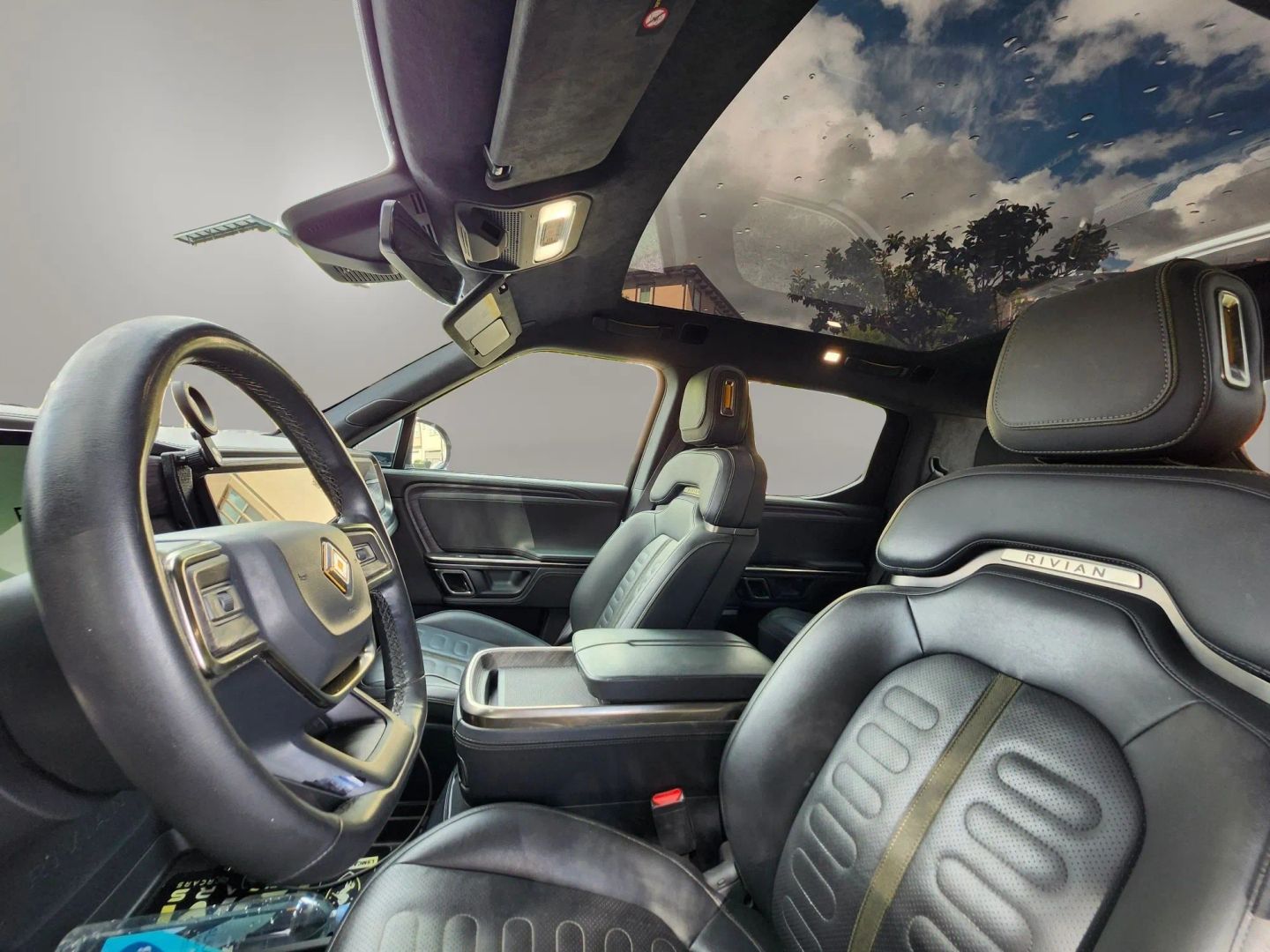 Photo 9 of this Rivian R1T