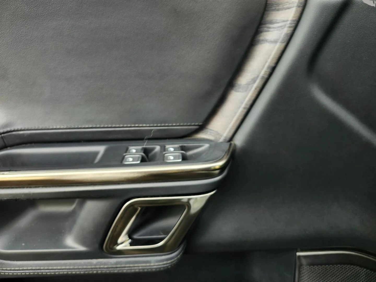 Photo 18 of this Rivian R1T