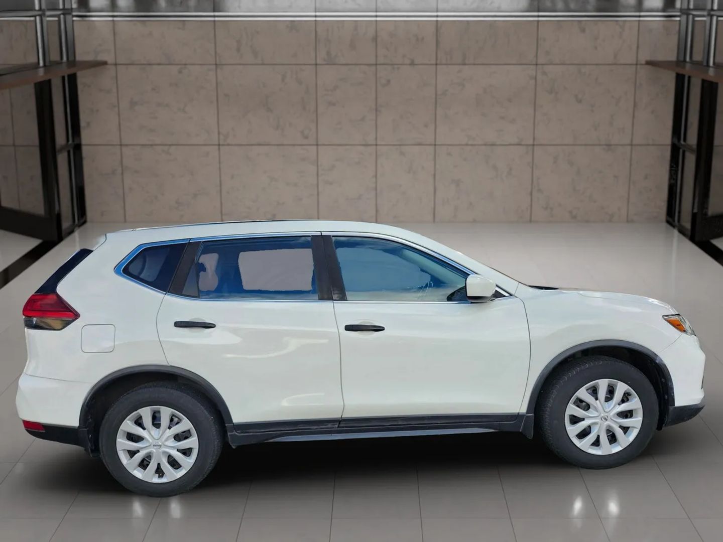 Photo 4 of this Nissan Rogue