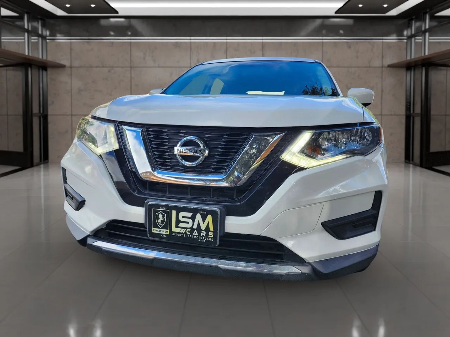 Photo 2 of this Nissan Rogue