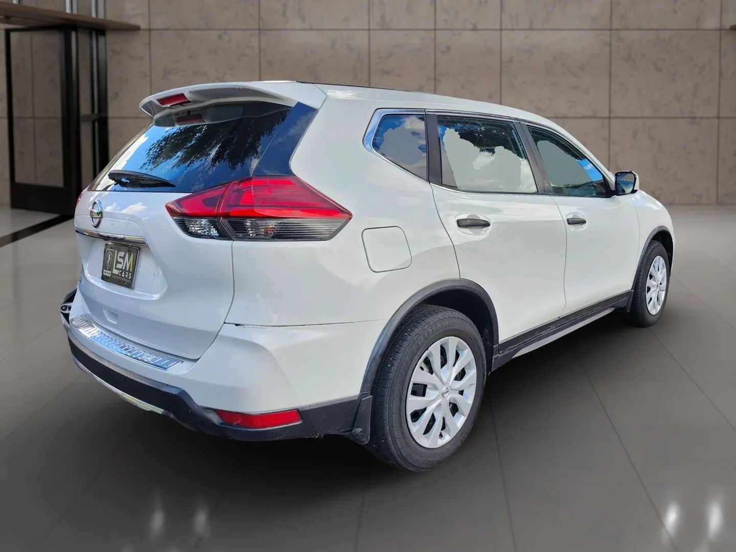 Photo 7 of this Nissan Rogue
