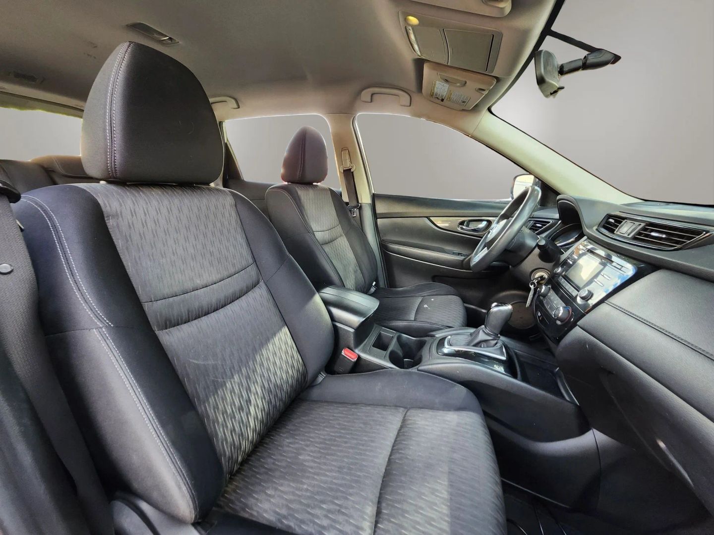 Photo 13 of this Nissan Rogue
