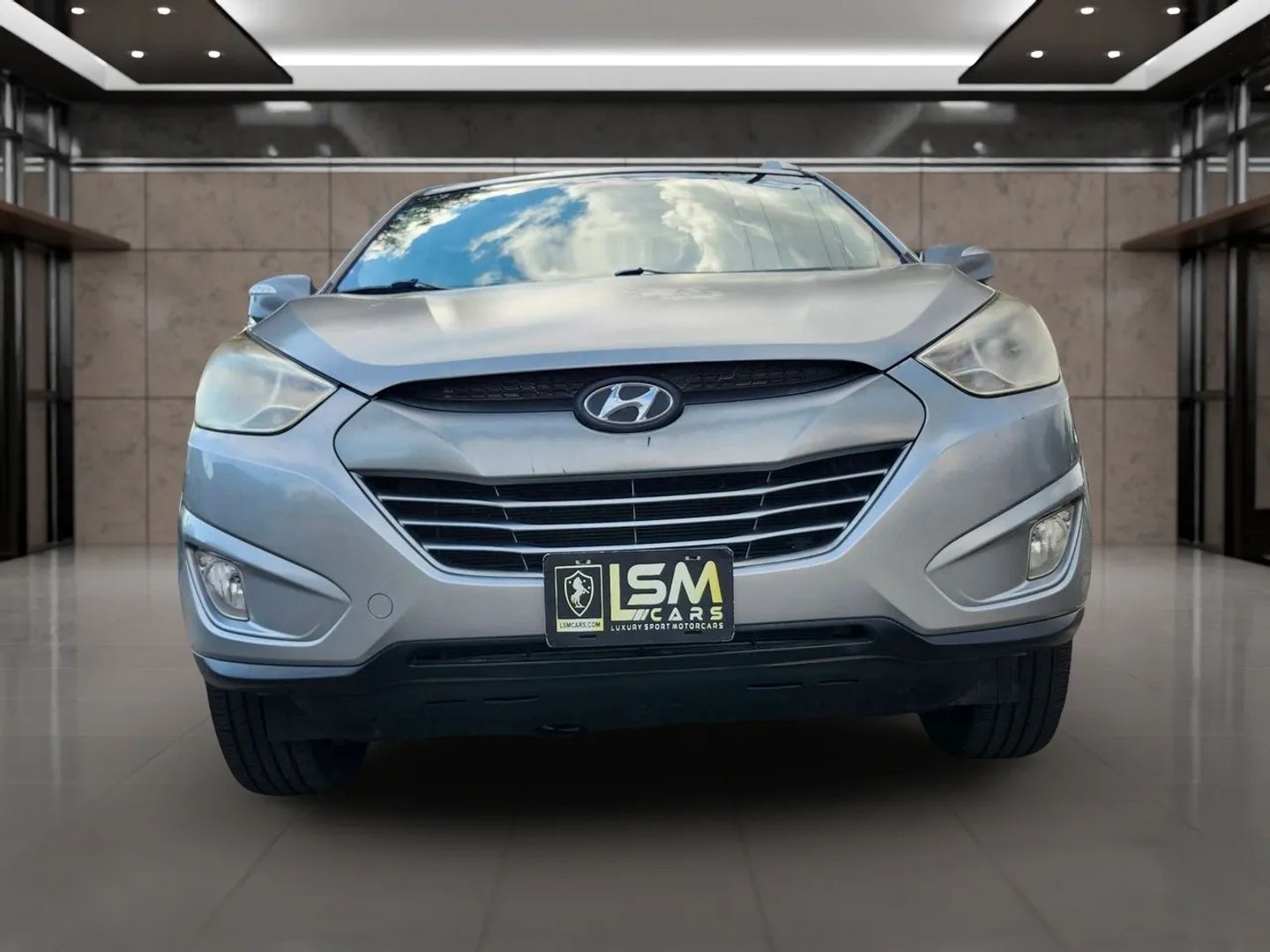 Photo 2 of this Hyundai Tucson