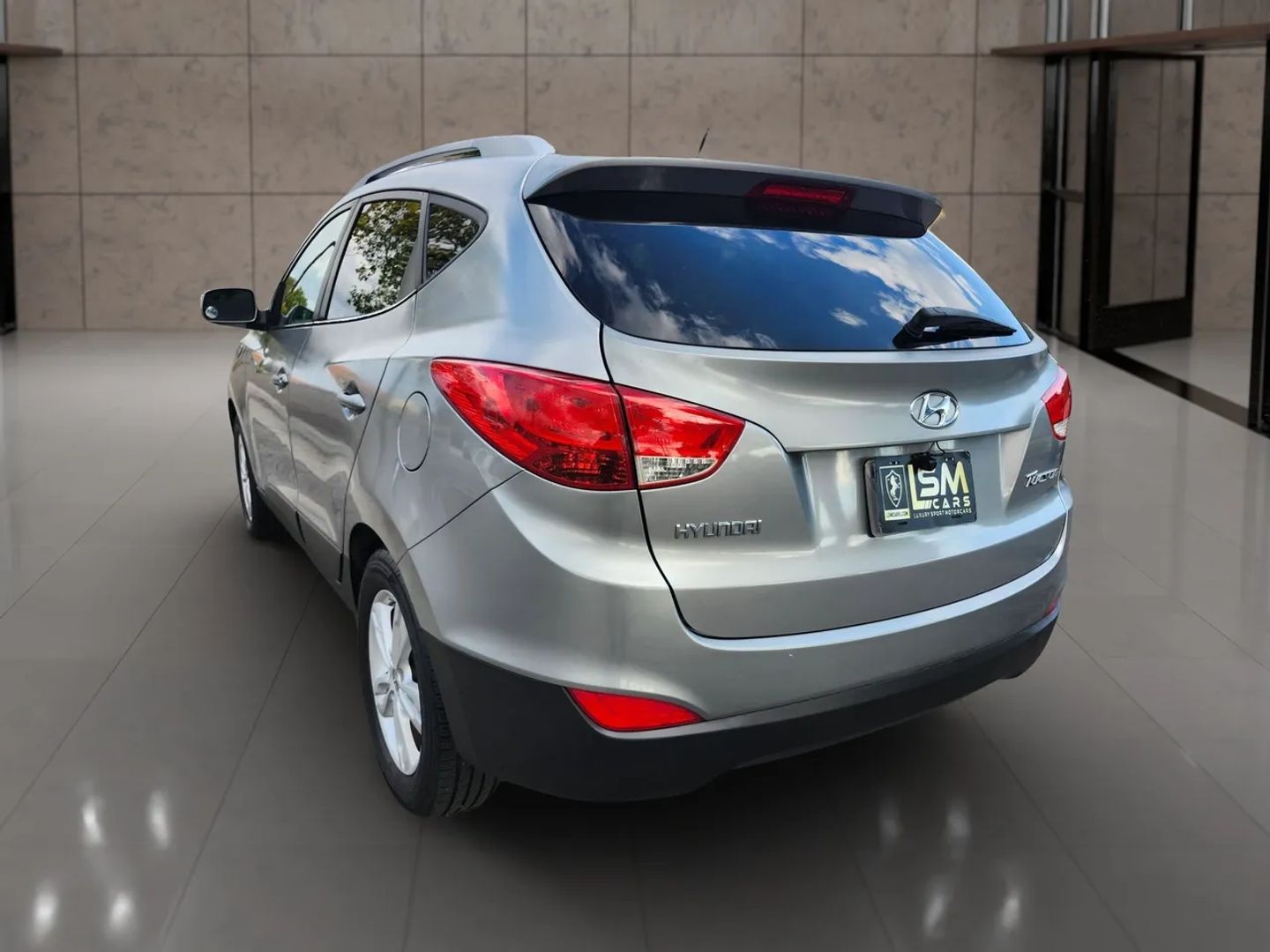 Photo 6 of this Hyundai Tucson