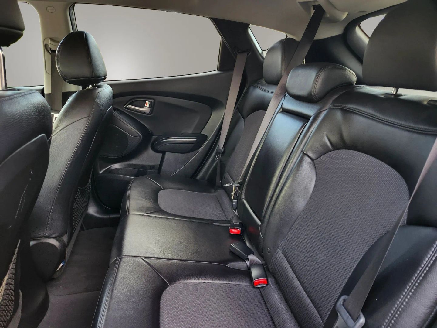 Photo 13 of this Hyundai Tucson