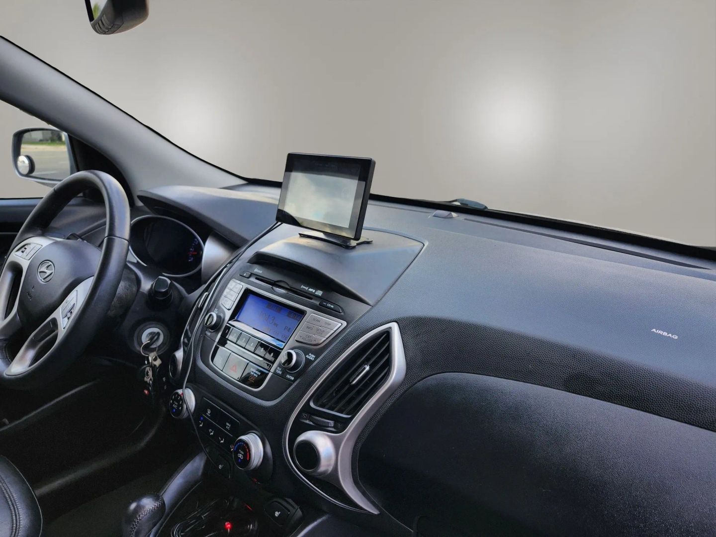 Photo 15 of this Hyundai Tucson