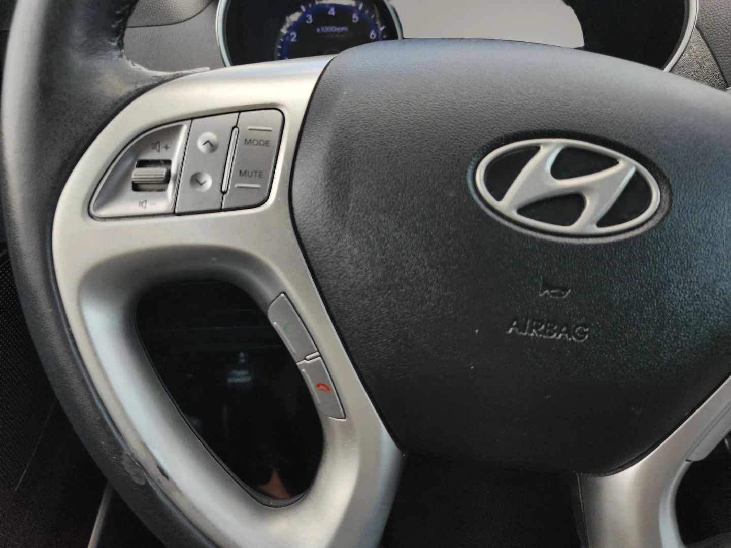 Photo 21 of this Hyundai Tucson