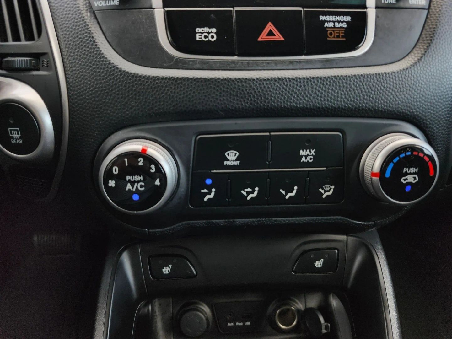 Photo 23 of this Hyundai Tucson