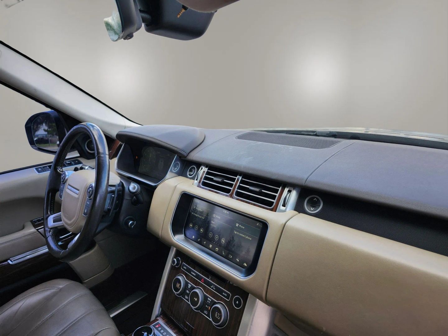 Photo 12 of this Land Rover Range Rover