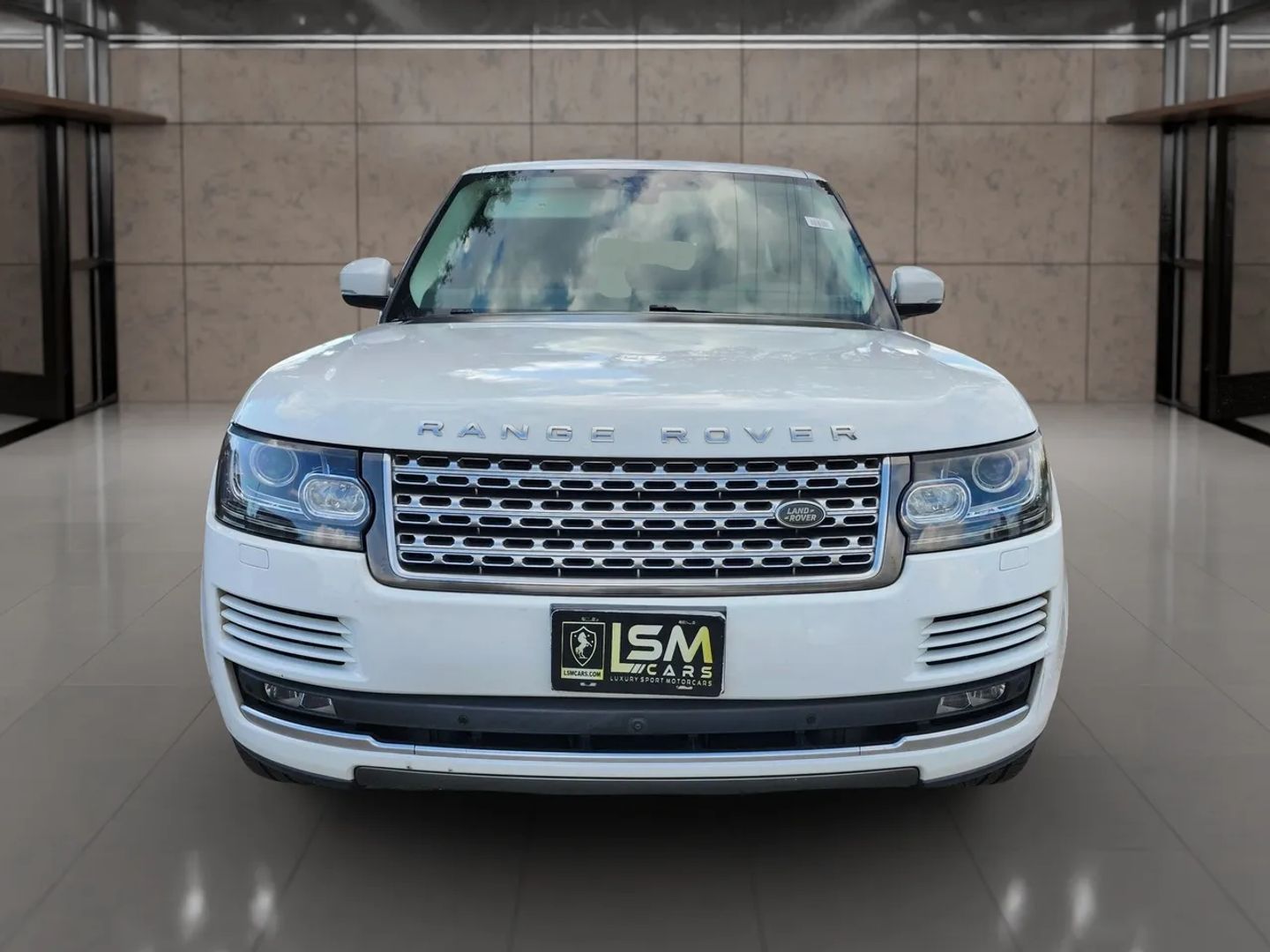 Photo 2 of this Land Rover Range Rover