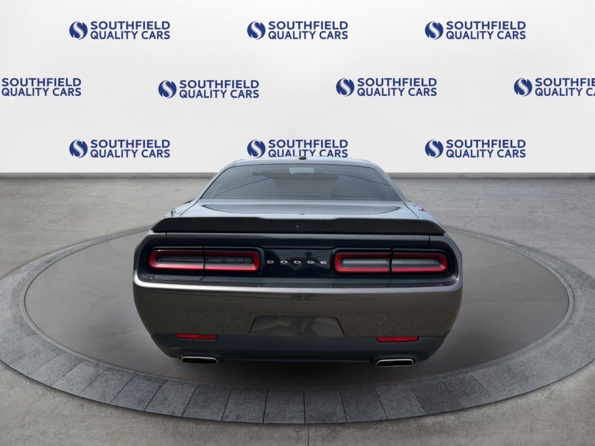 2019 Dodge Challenger SXT photo 5