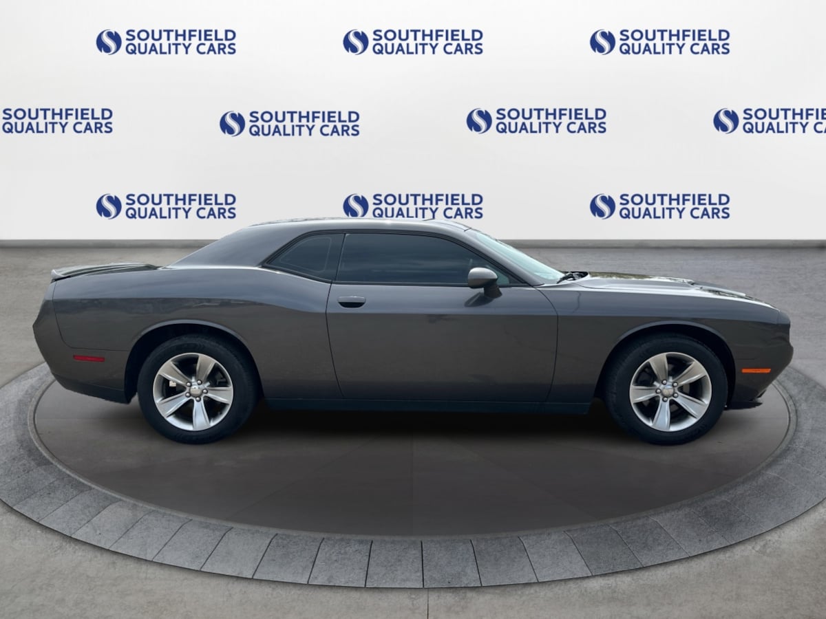 2019 Dodge Challenger SXT photo 8