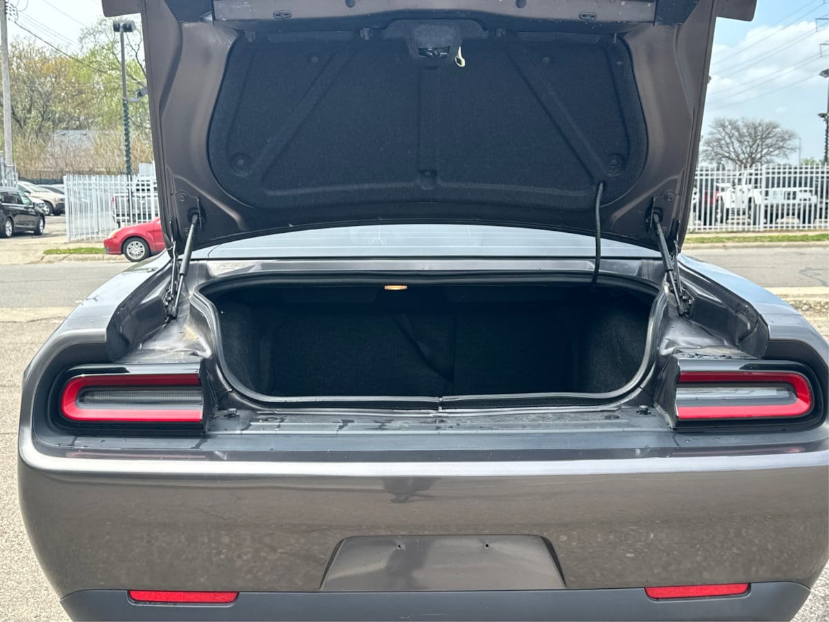 2019 Dodge Challenger SXT photo 13