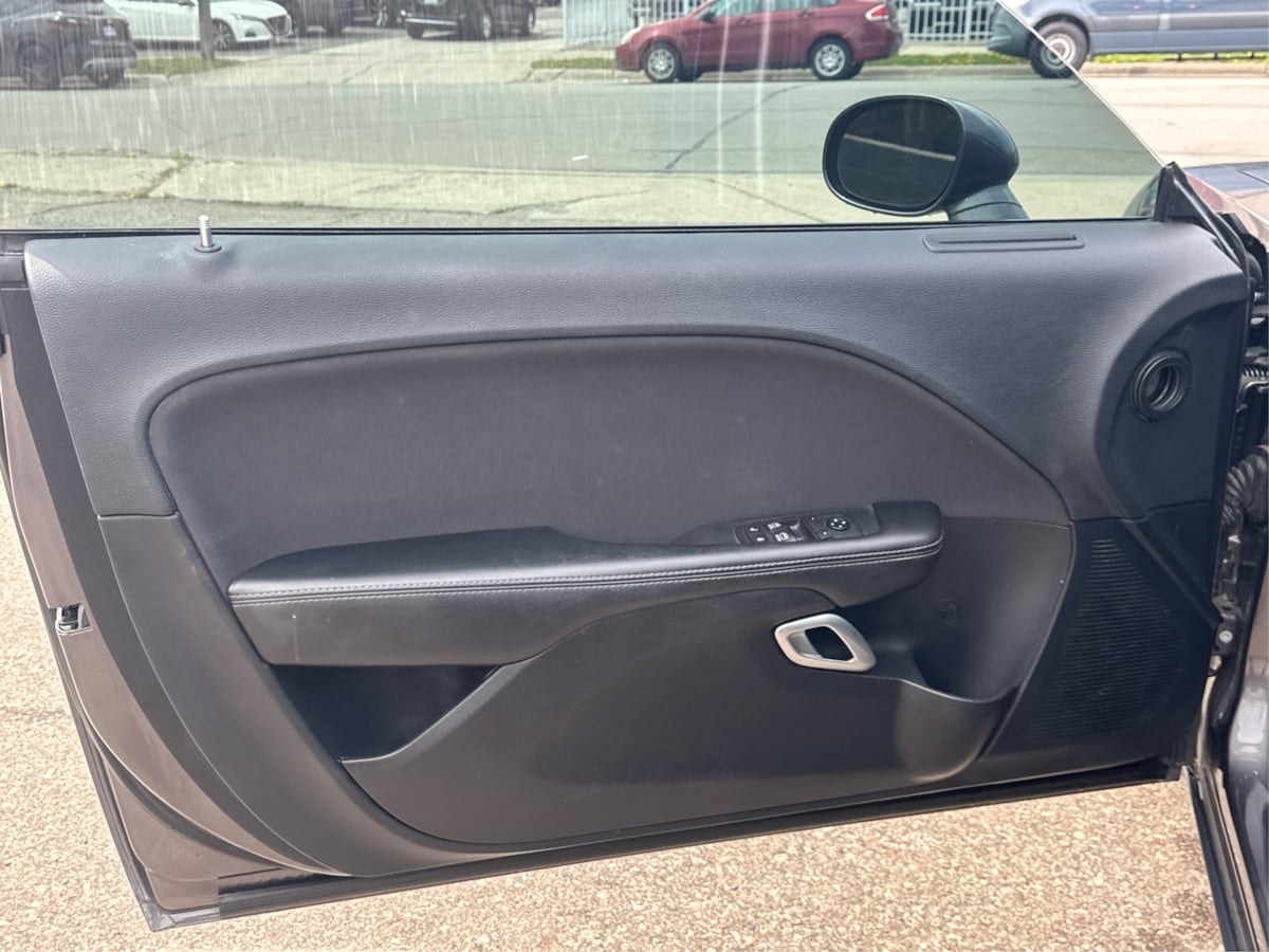 2019 Dodge Challenger SXT photo 14