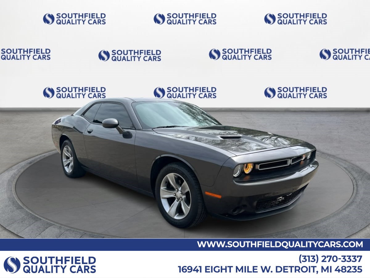 2019 Dodge Challenger SXT Auto's photo