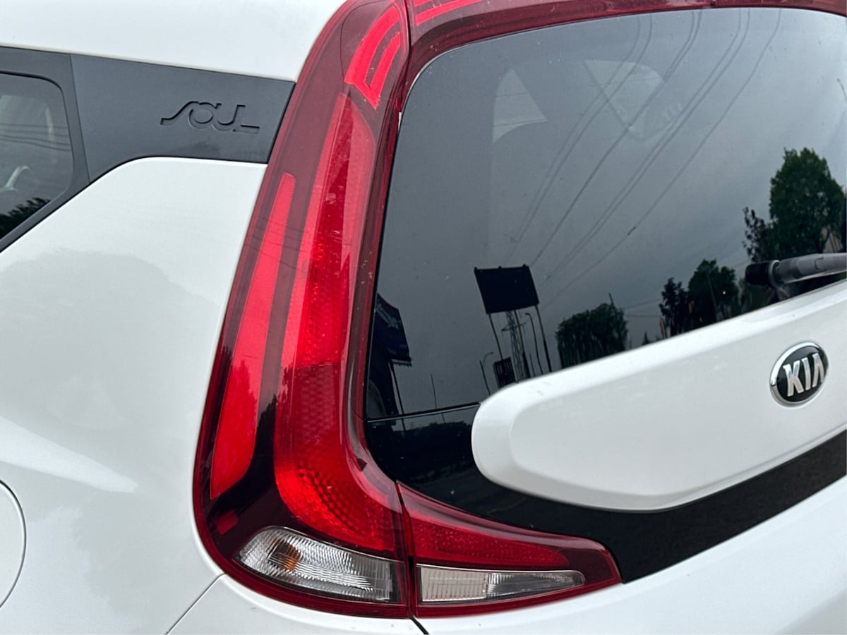 2020 Kia Soul S photo 25