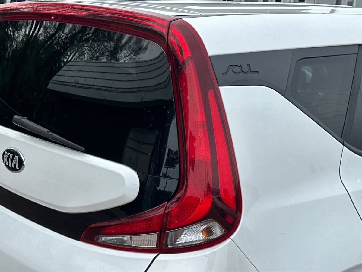 2020 Kia Soul S photo 26