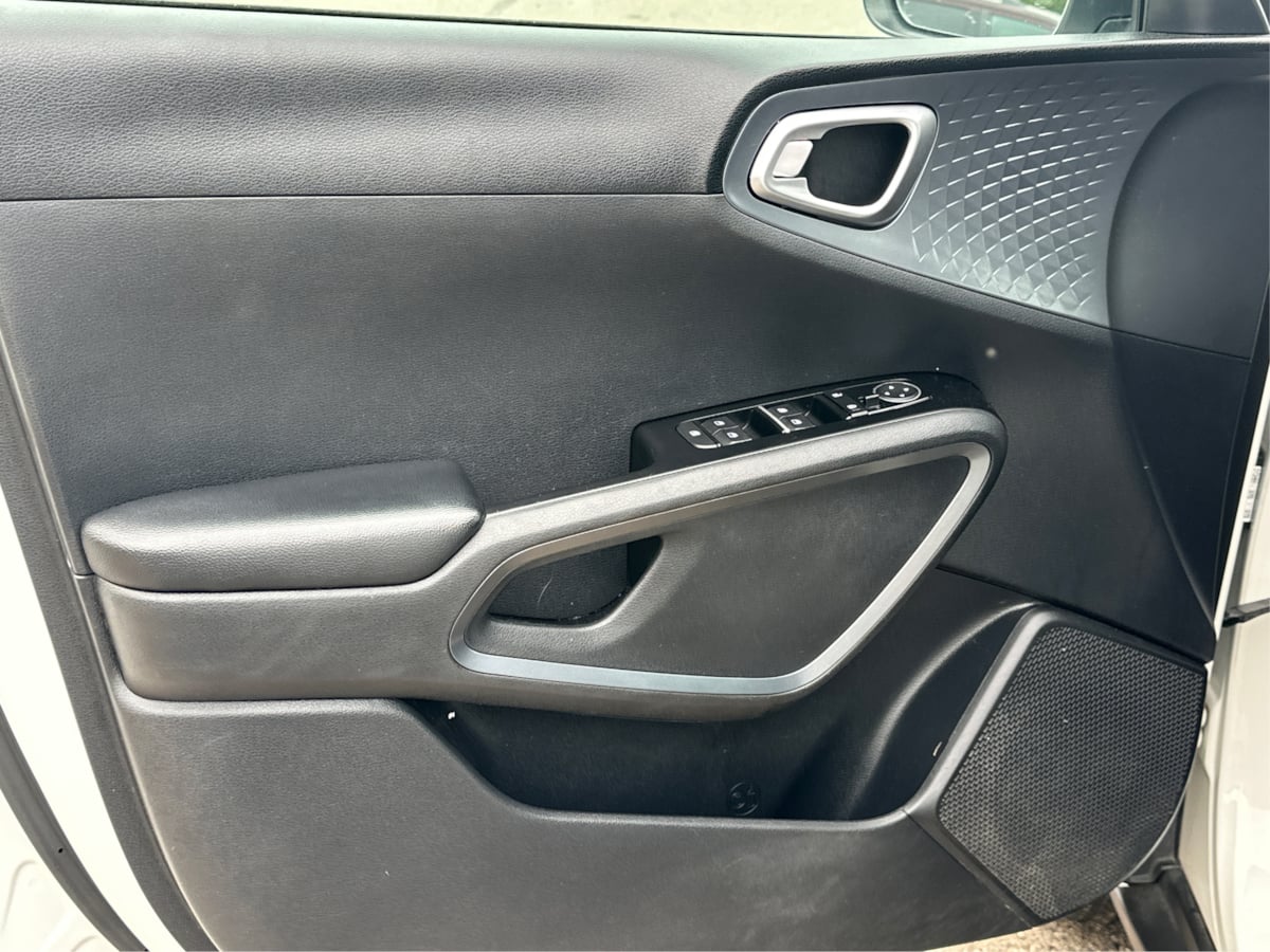 2020 Kia Soul S photo 14