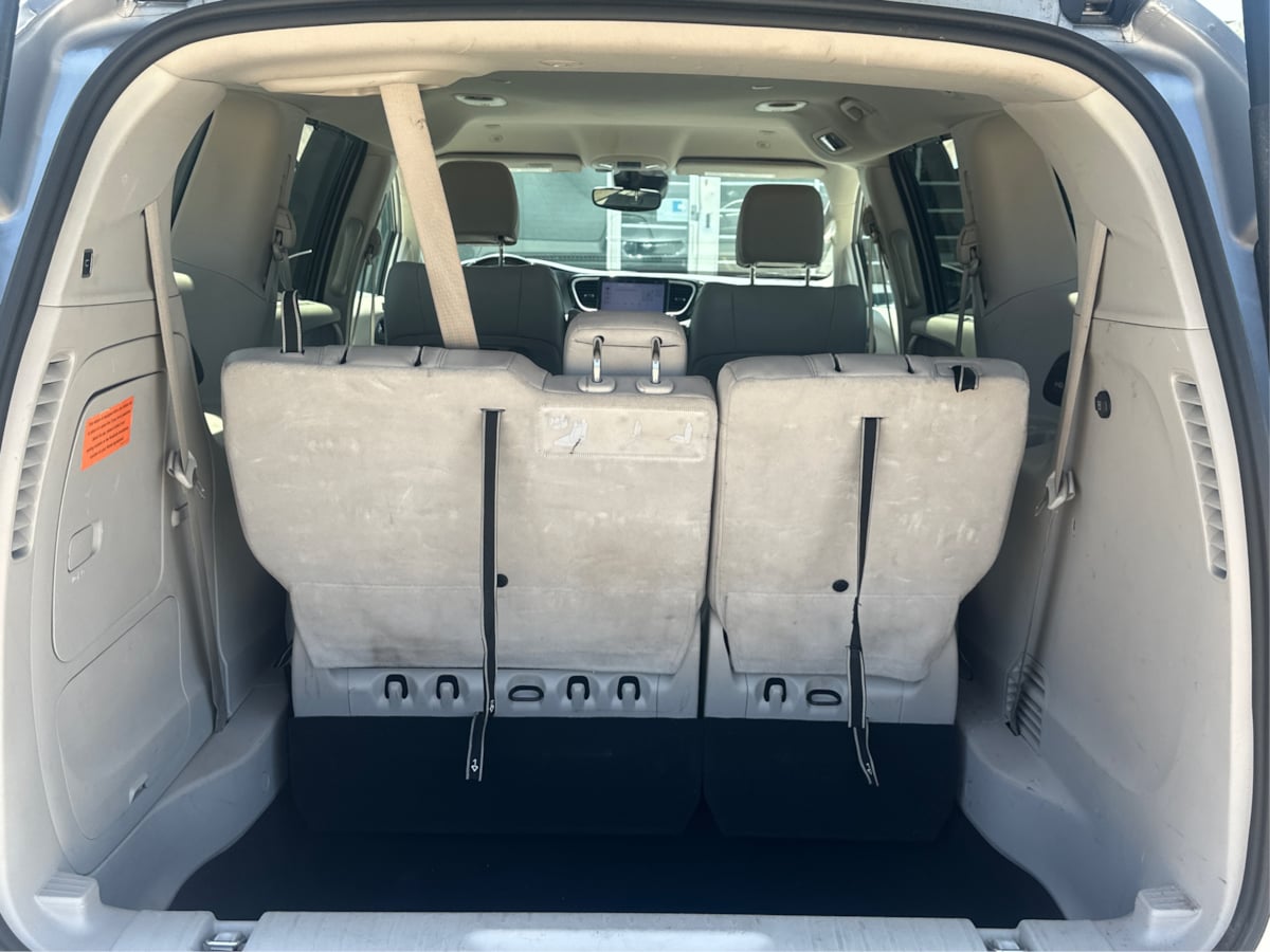 2021 Chrysler Pacifica Touring L photo 13