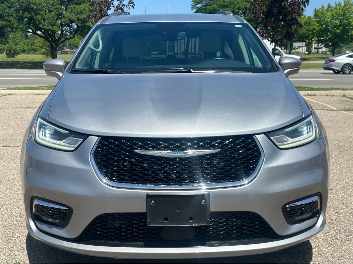 2021 Chrysler Pacifica Touring L photo 18