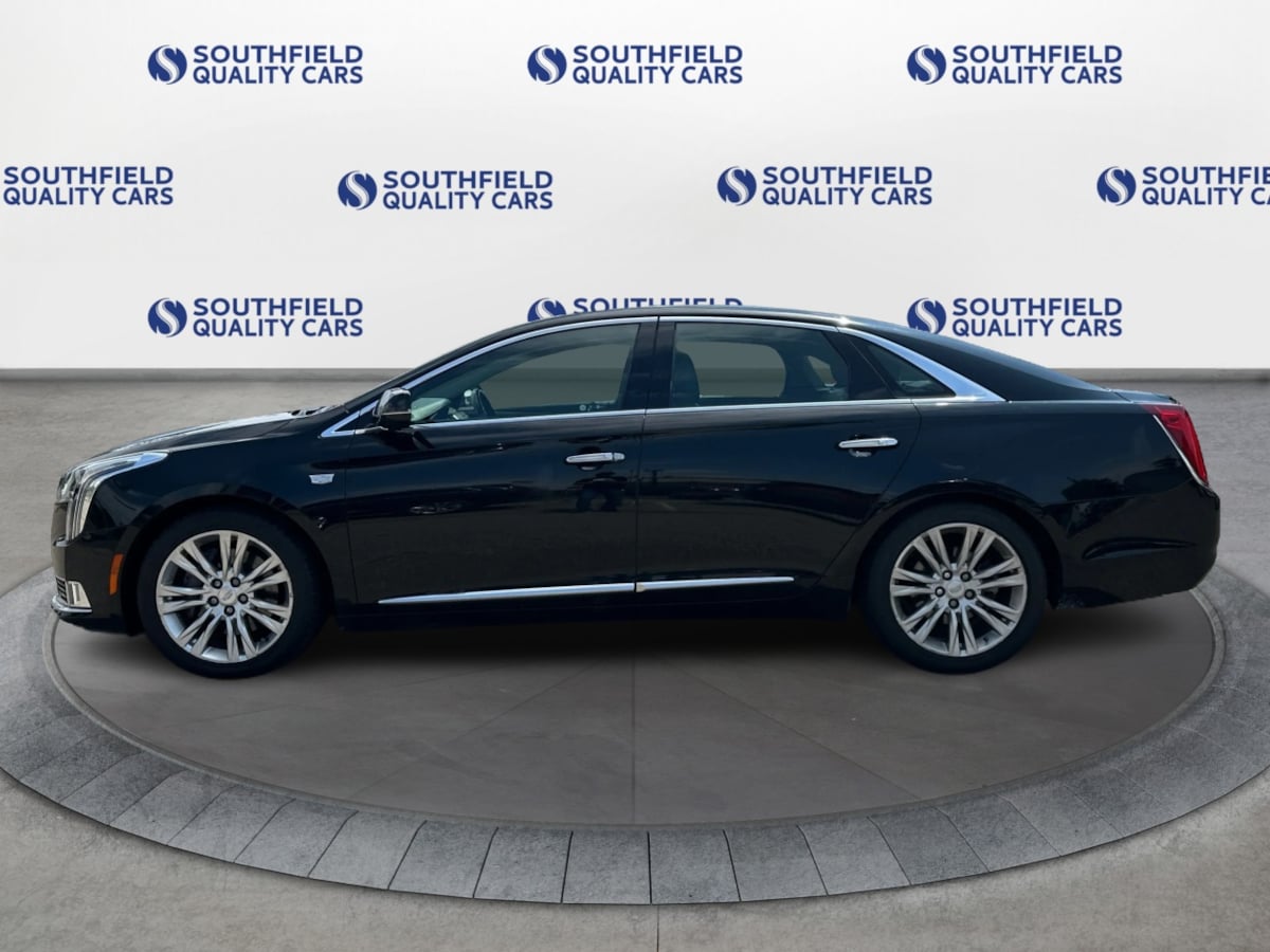 2018 Cadillac XTS Luxury photo 3