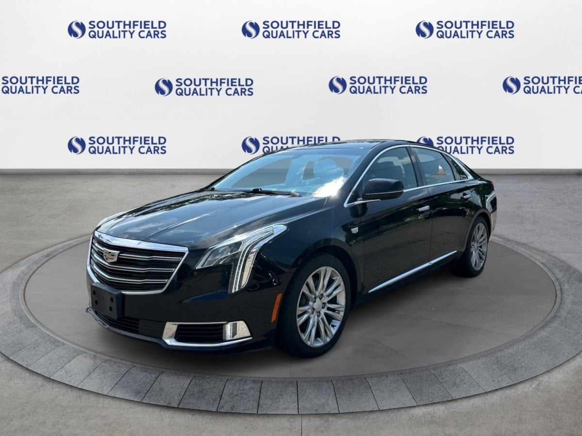 2018 Cadillac XTS Luxury photo 2