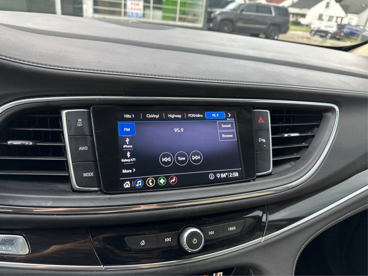 2020 Buick Enclave Essence photo 31