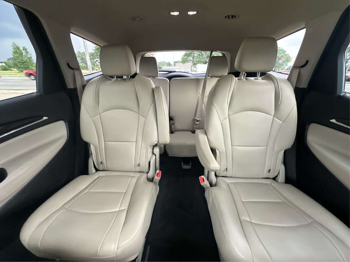 2020 Buick Enclave Essence photo 37