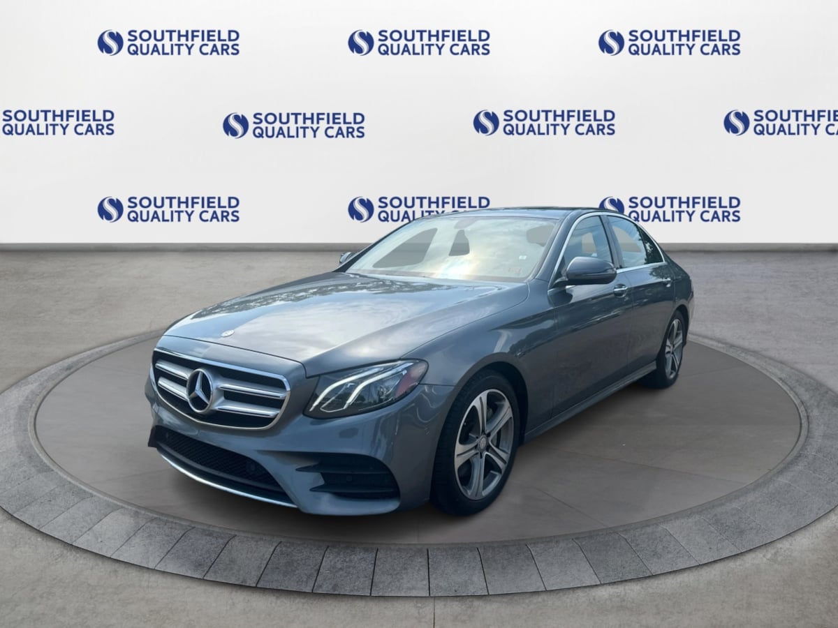 2017 Mercedes Benz E 300 4MATIC photo 2
