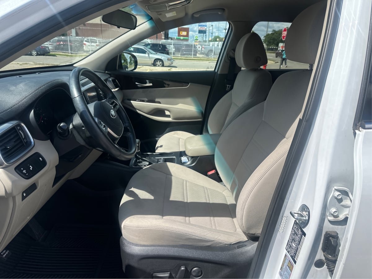 2020 Kia Sorento S V6 photo 8