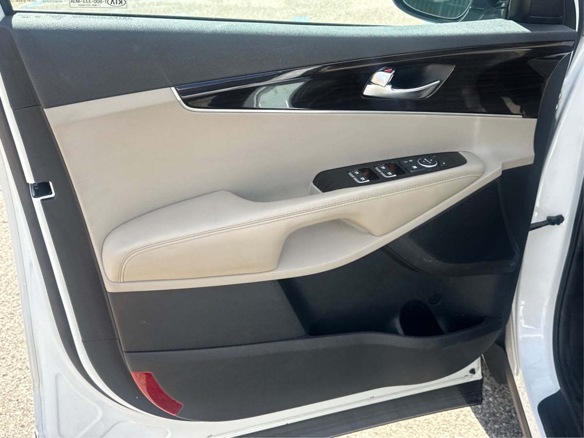 2020 Kia Sorento S V6 photo 12